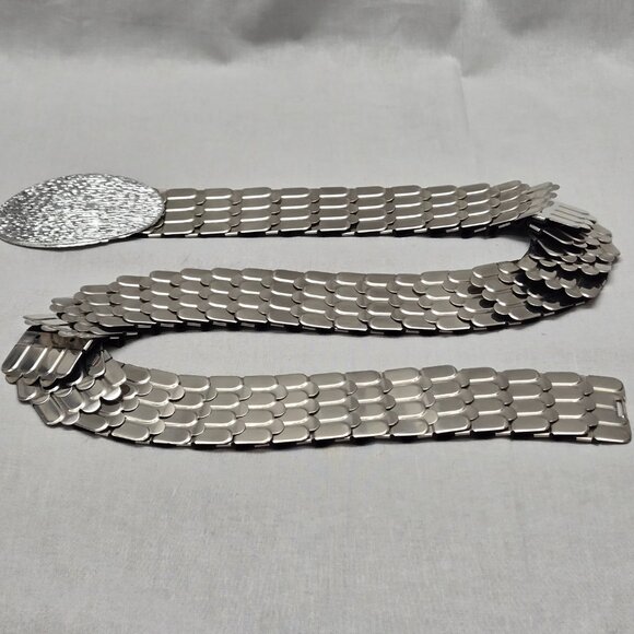 1980's Silver Toned Fish Scale Stretchy Belt - Picture 6 of 11